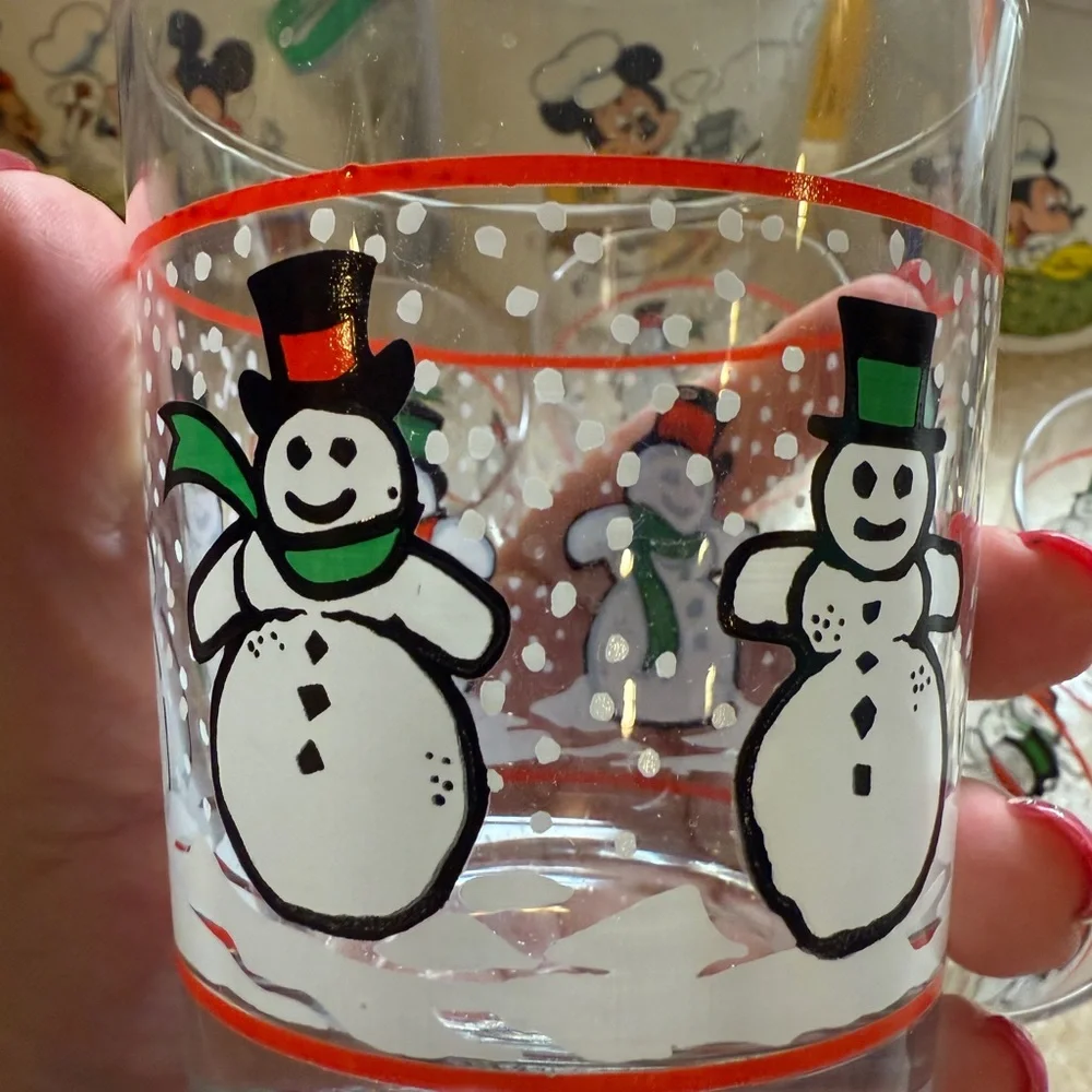 11 Vintage Festive Snowman Glass Tumblers White, Red, Green set of 11 Christmas - Picture 6 of 9